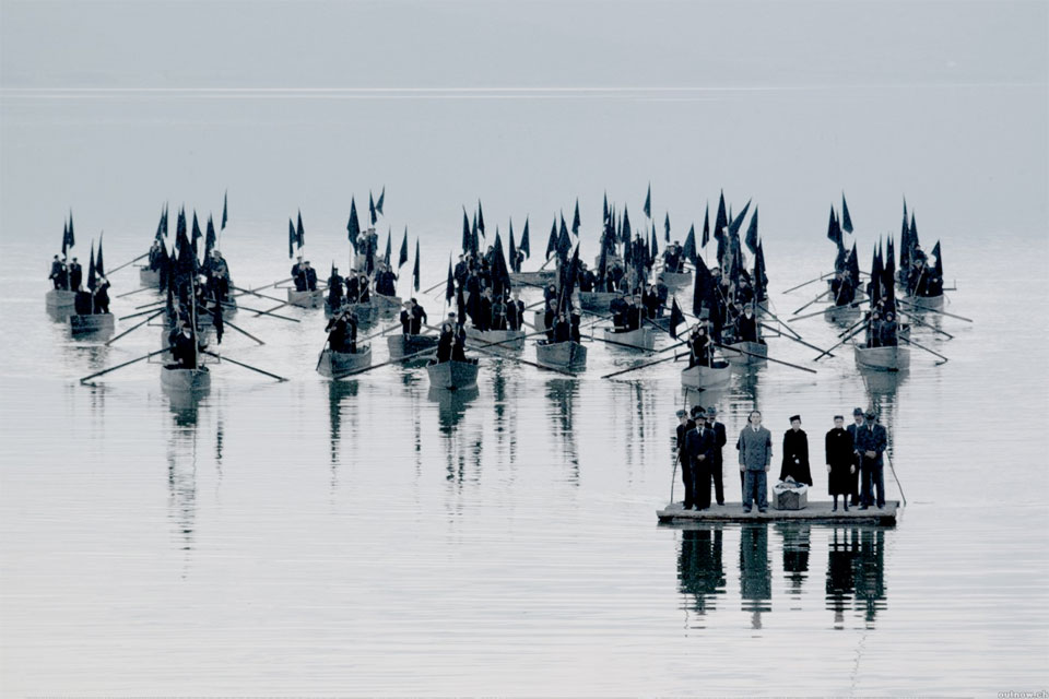 Trilogy: The Weeping Meadow (Angelopoulos, 2004)