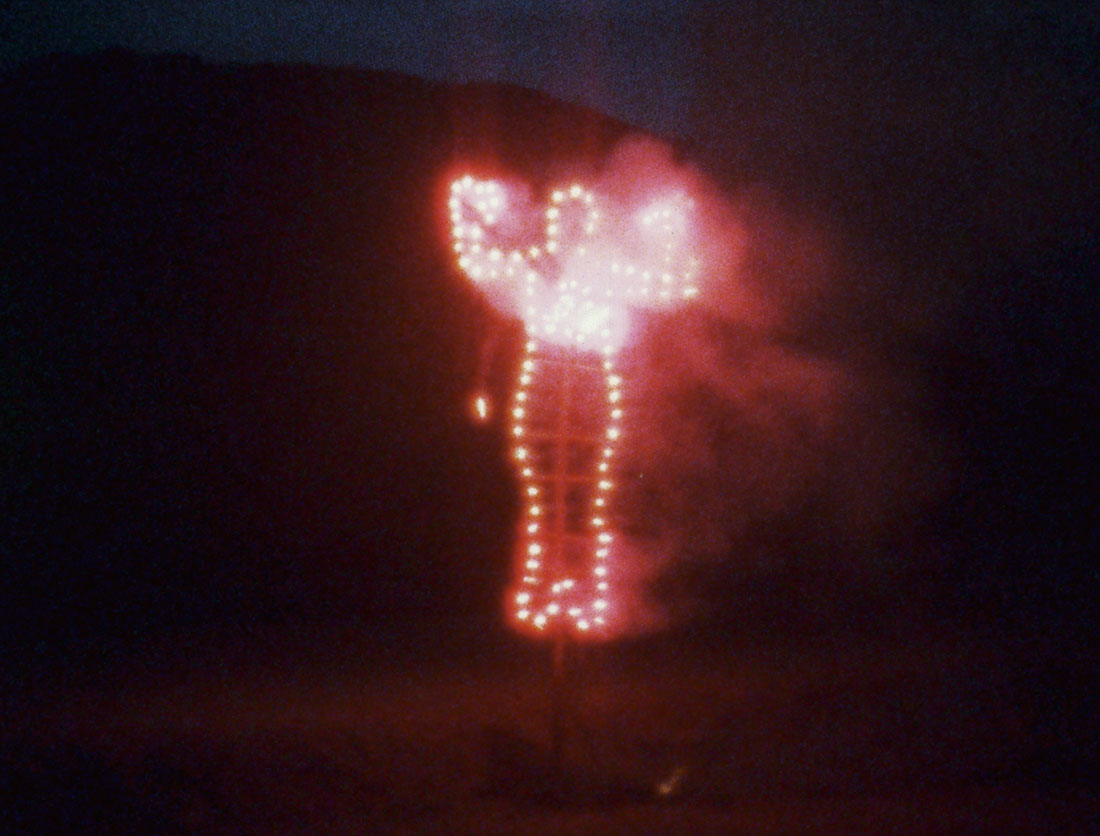 Anima, Silueta de Cohetes (Ana Mendieta, 1976)